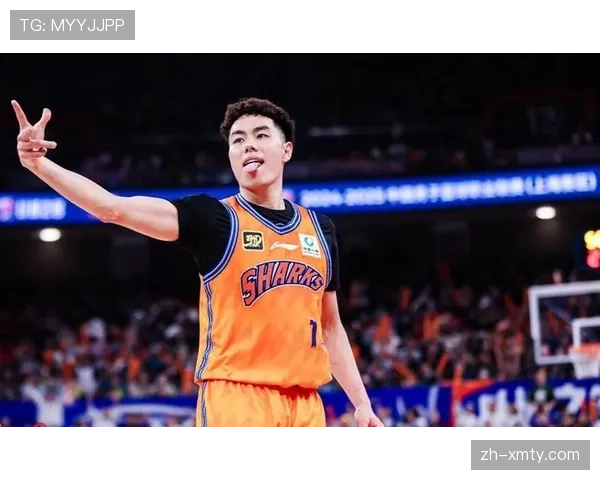 李添荣12中8砍20分4助攻 上海年轻后卫进攻效率突出 李添荣12中8砍20分4助攻 上海年轻后卫进攻效率突出